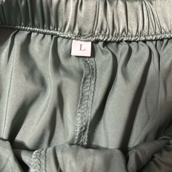 Green Satin Pajama Pants Set - Picture 5 of 6